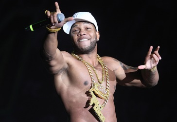 Flo Rida feat Brandy & Monica - Girl's Mine
